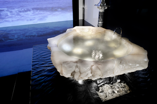 Illustration for article titled This Three-Person Bathtub Is Made From a Single Rock Crystal